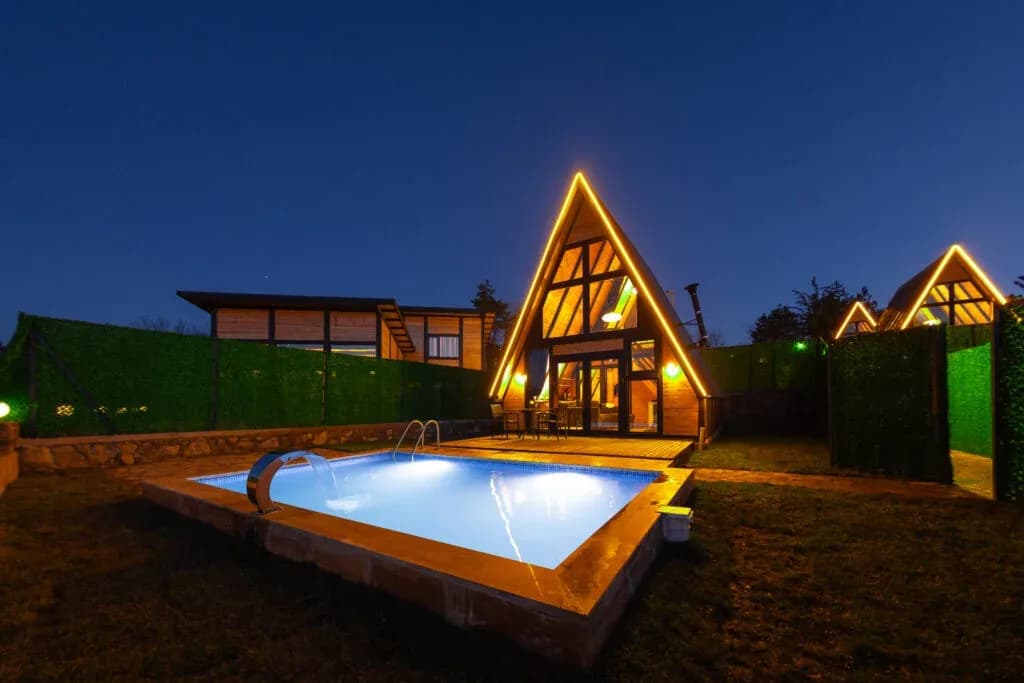 Varnas Village Life Bungalov | Havuz | Jakuzi | Şömine | – Bolu Merkez Bungalov